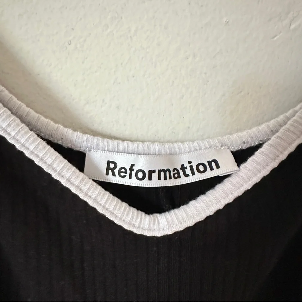 Reformation Aldari Ribbed Tencel jumpsuit romper w/ contrast piping detail XL - Picture 5 of 7